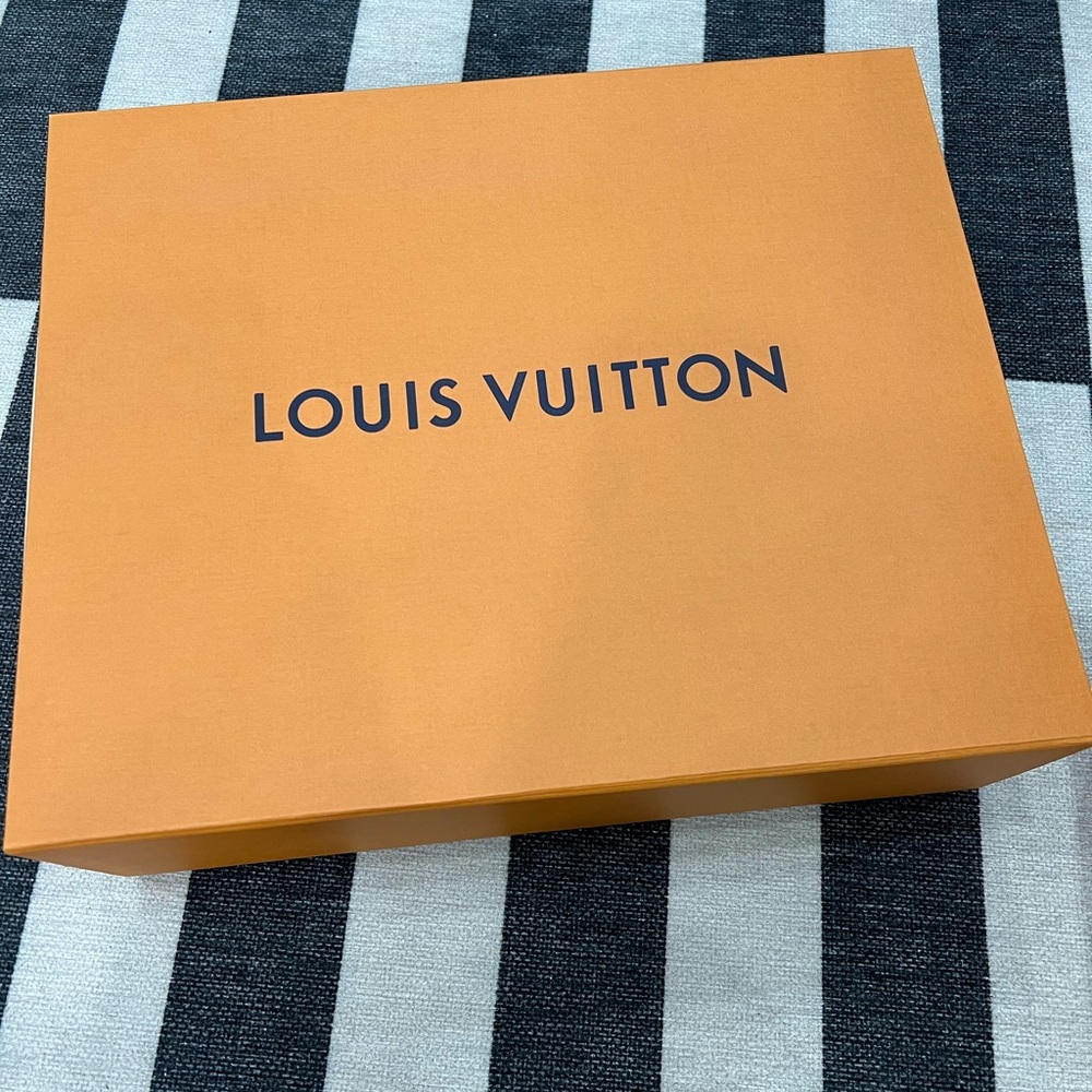 Louis Vuitton Magnetic Gift Box - Medium